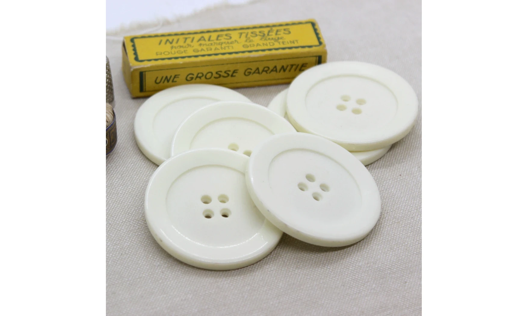 6 Boutons / 50MM / Crème