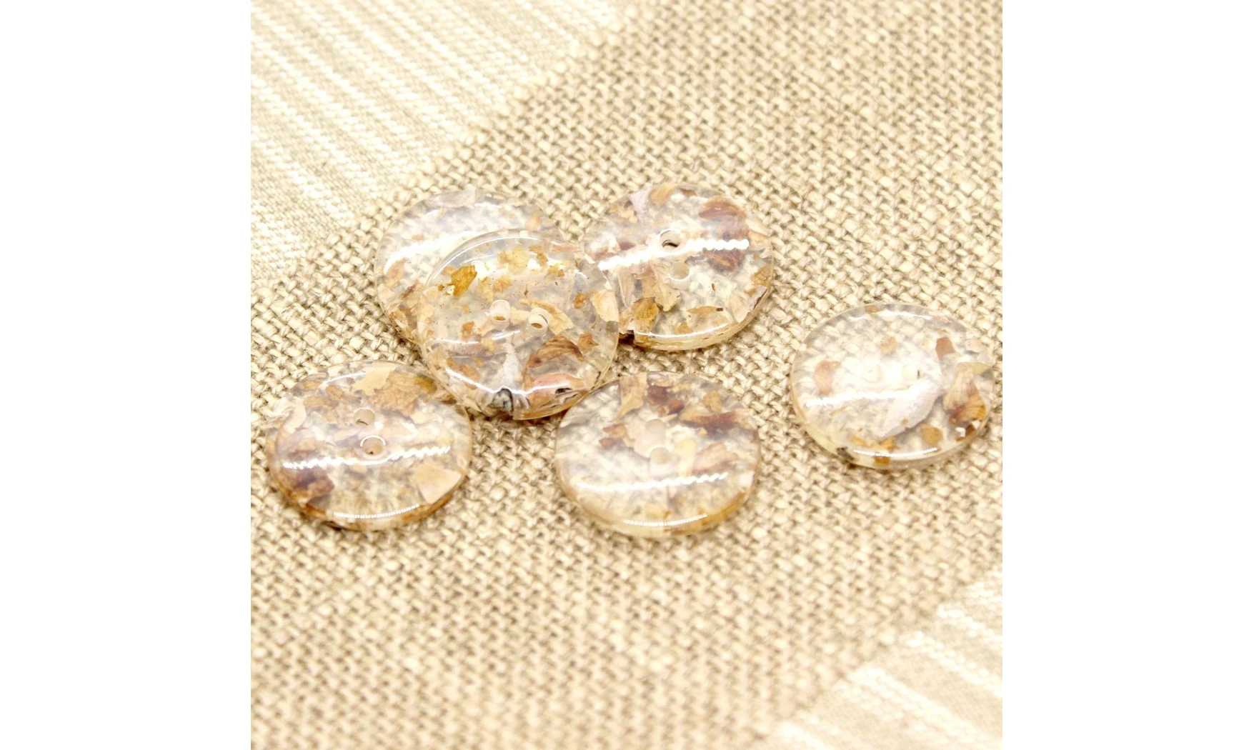 6 boutons / 18MM / Brun