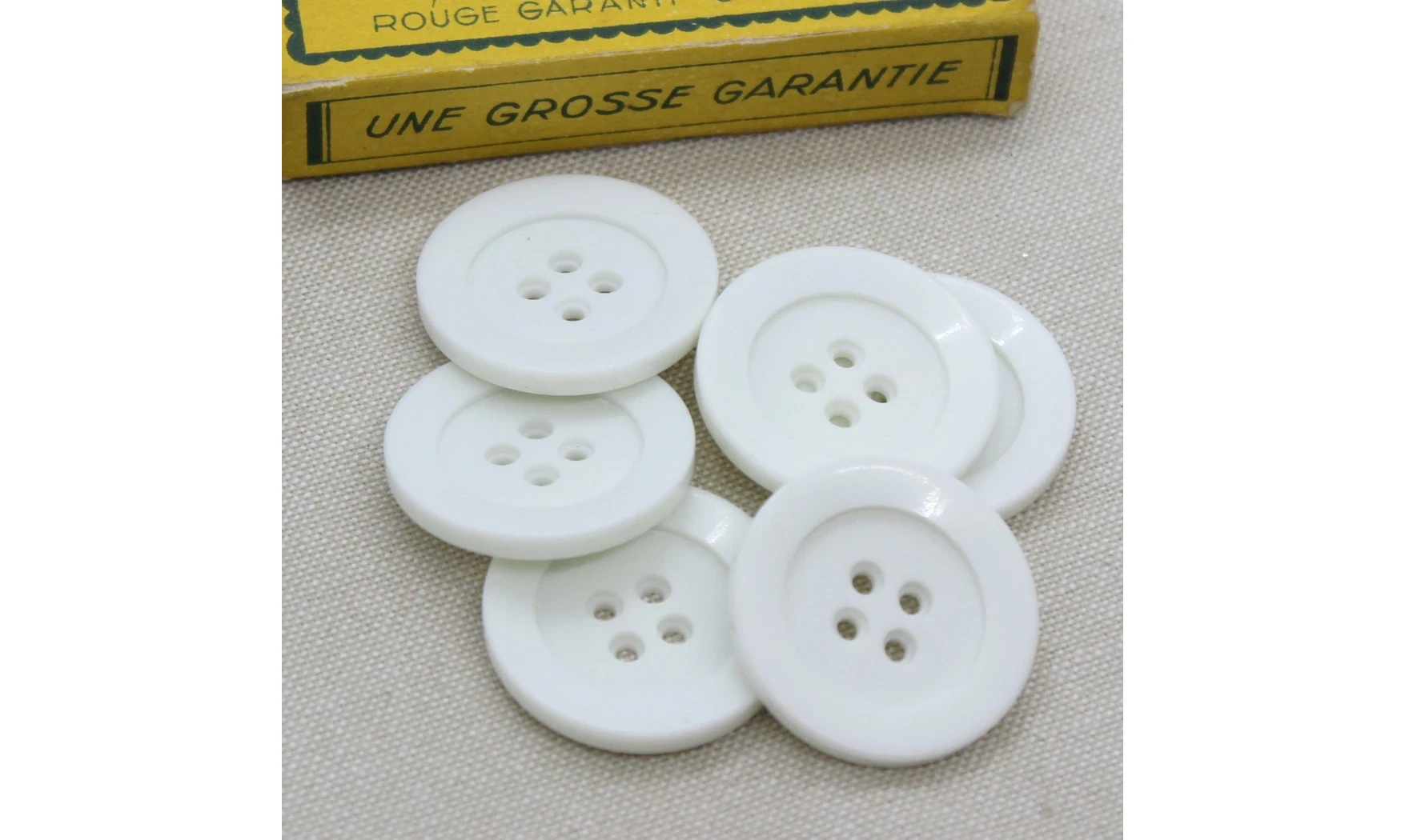 6 Boutons / 30MM / Blanc