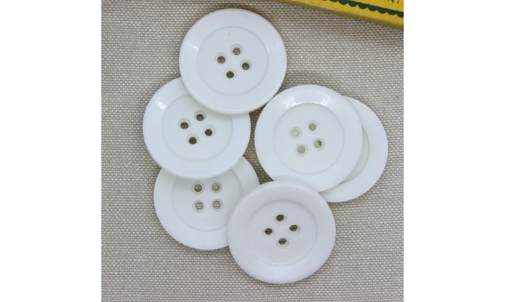 6 Boutons / 30MM / Blanc