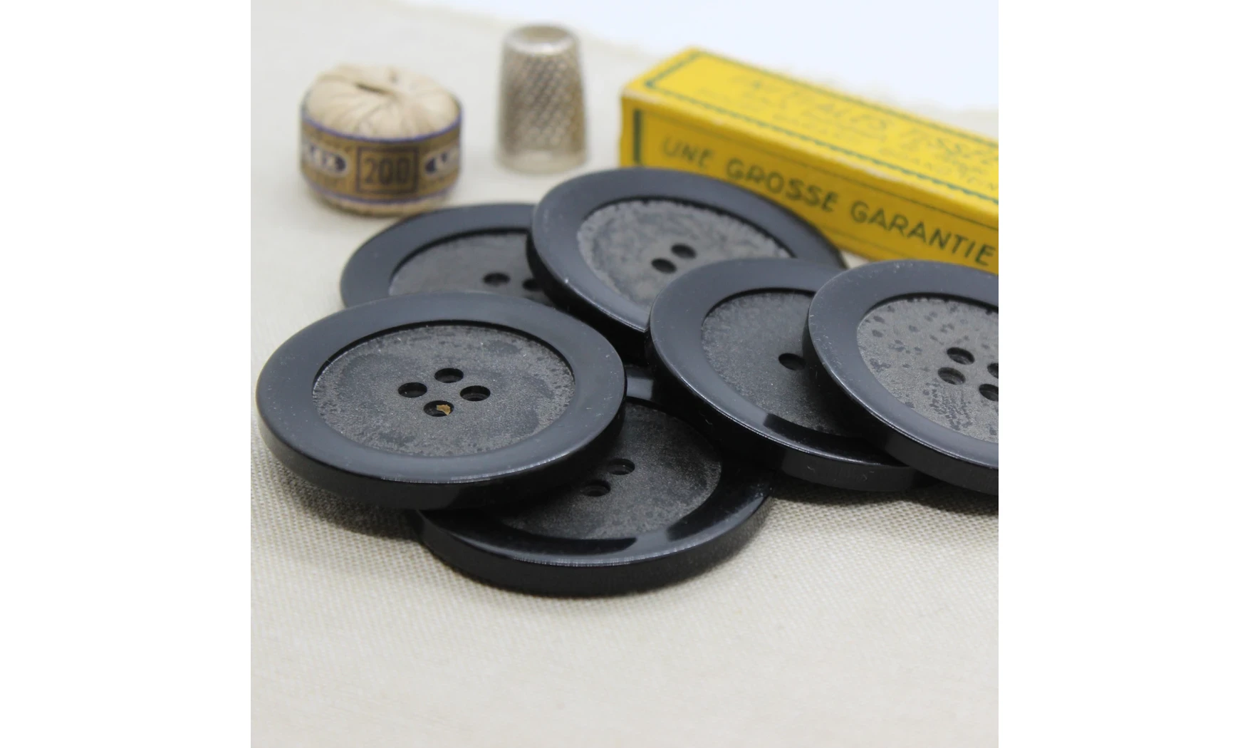 6 Boutons / 50MM / Noir