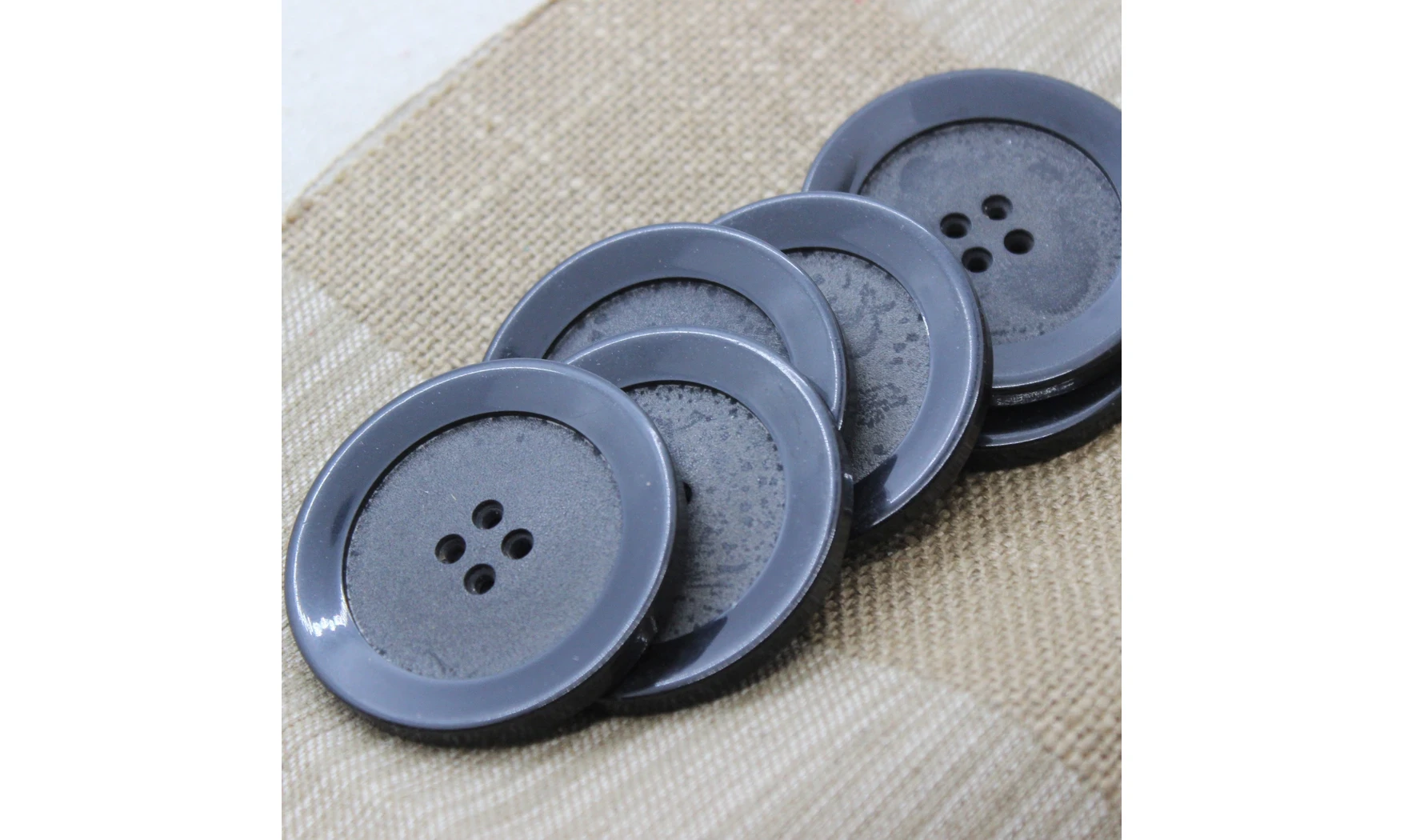 6 Boutons / 50MM / Noir