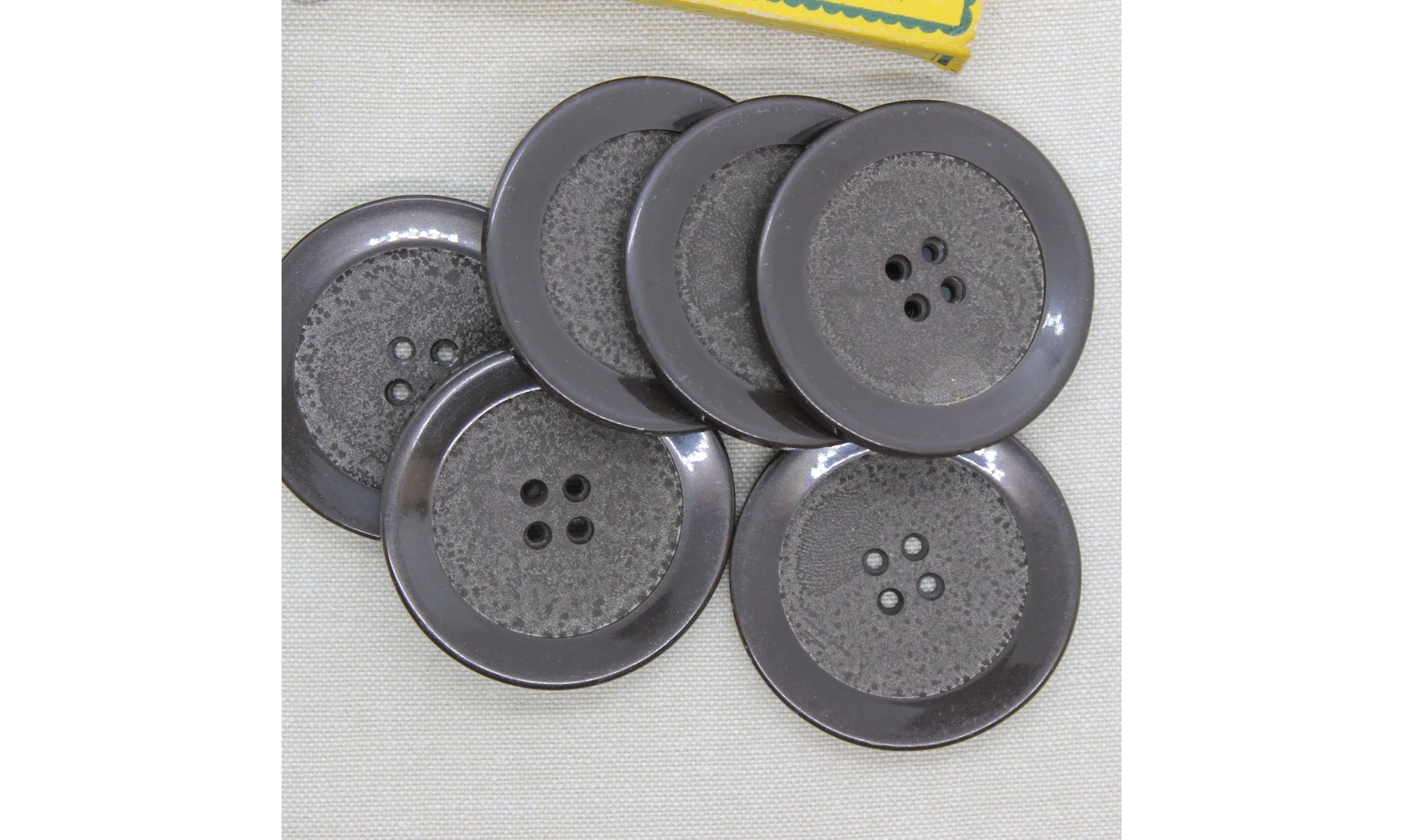 6 Boutons / 50MM / Marron