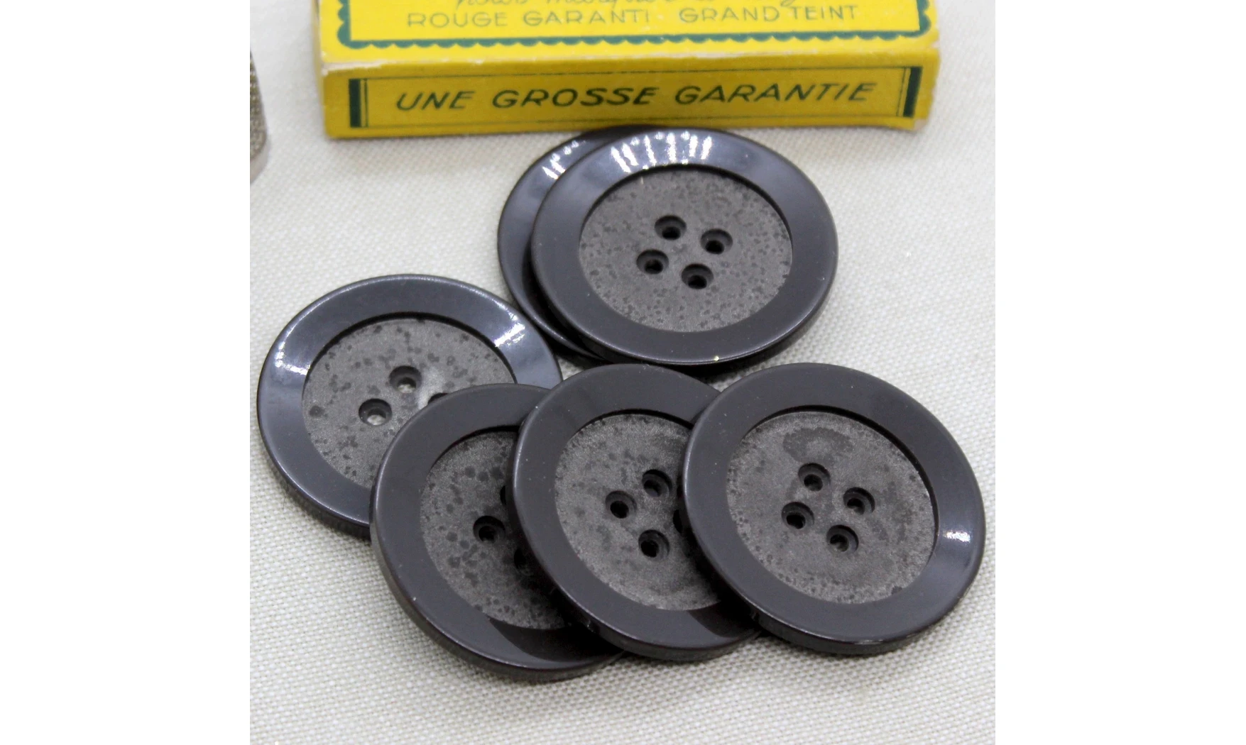 6 Boutons / 39MM / Marron