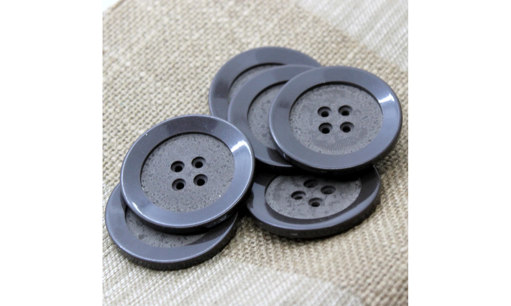 6 Boutons / 39MM / Marron