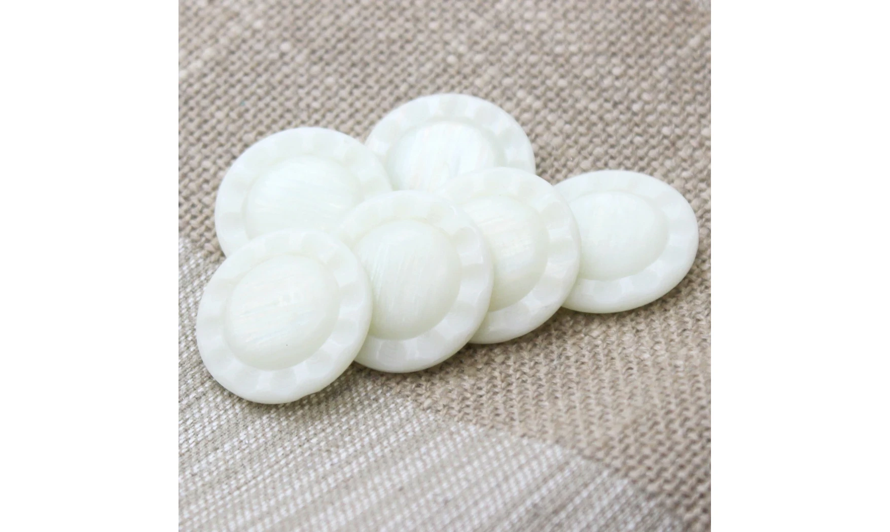 6 Boutons / 27MM / Fleur Crème