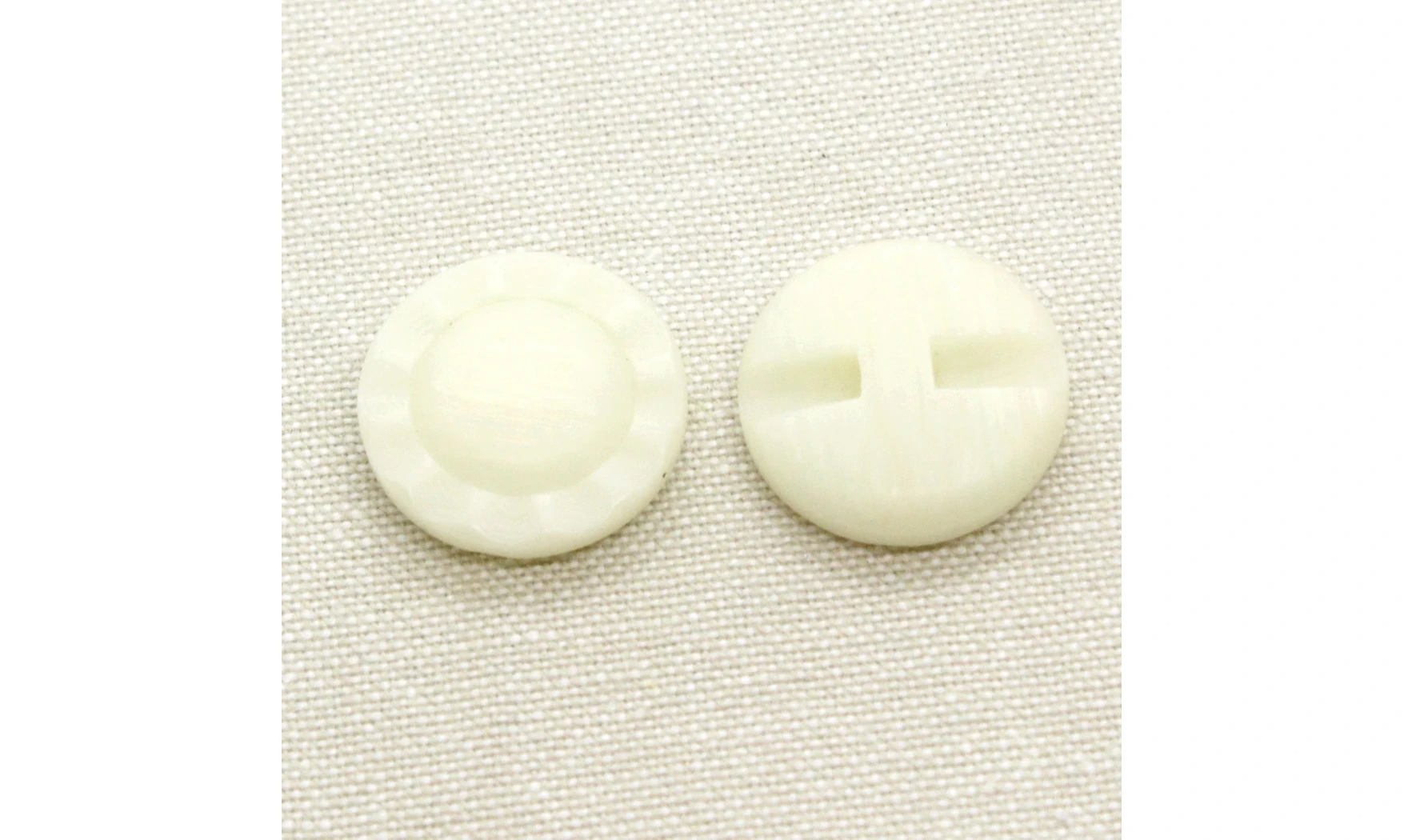 6 Boutons / 22MM / Fleur Crème