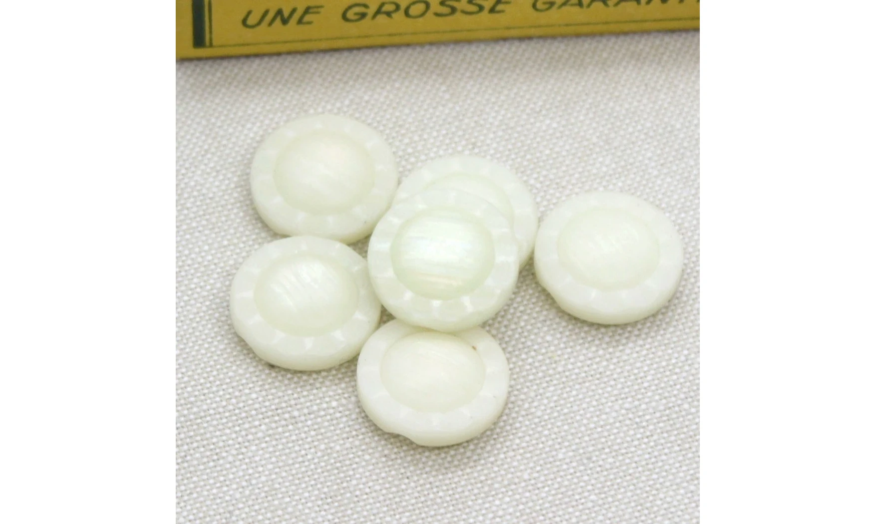 6 Boutons / 18MM / Fleur Crème