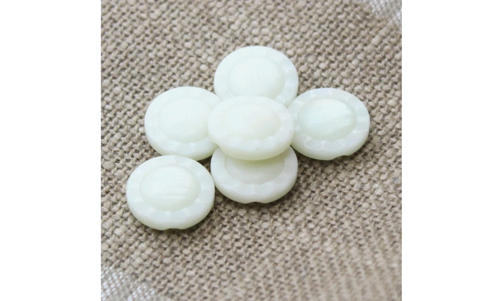 6 Boutons / 18MM / Fleur Crème