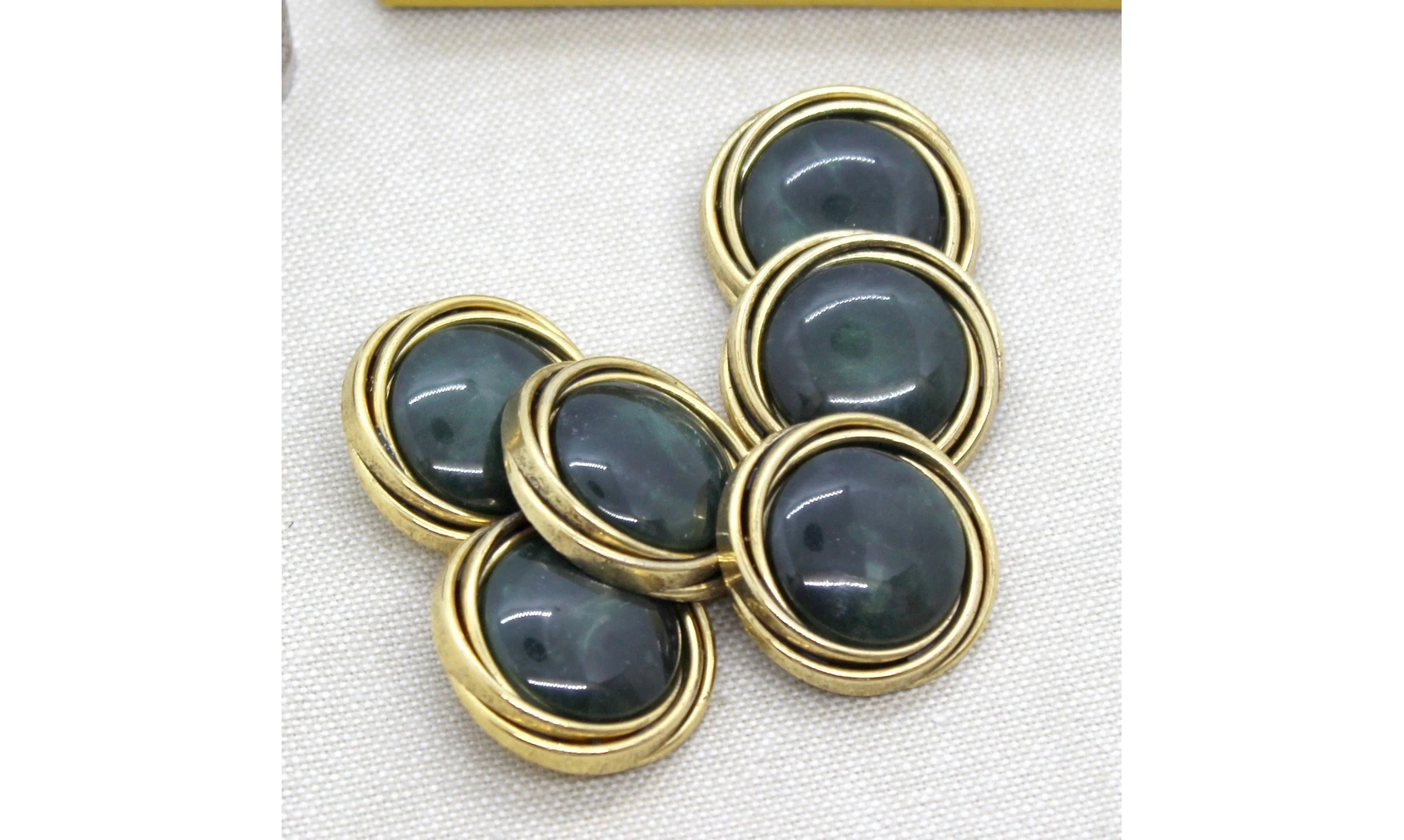 6 Boutons / 26MM / Cabochon Vert - Or