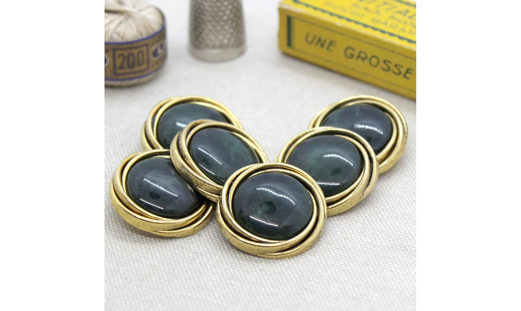 6 Boutons / 26MM / Cabochon Vert - Or