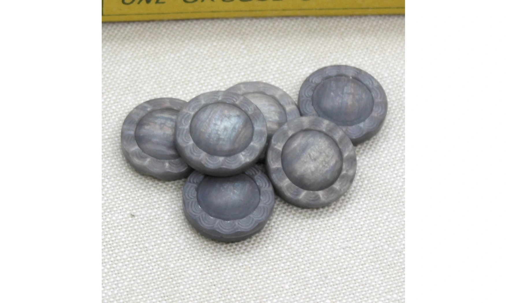 6 Boutons / 18MM / Fleur Gris