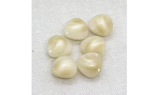 6 Boutons / 14MM / Triangle Beige nuancé