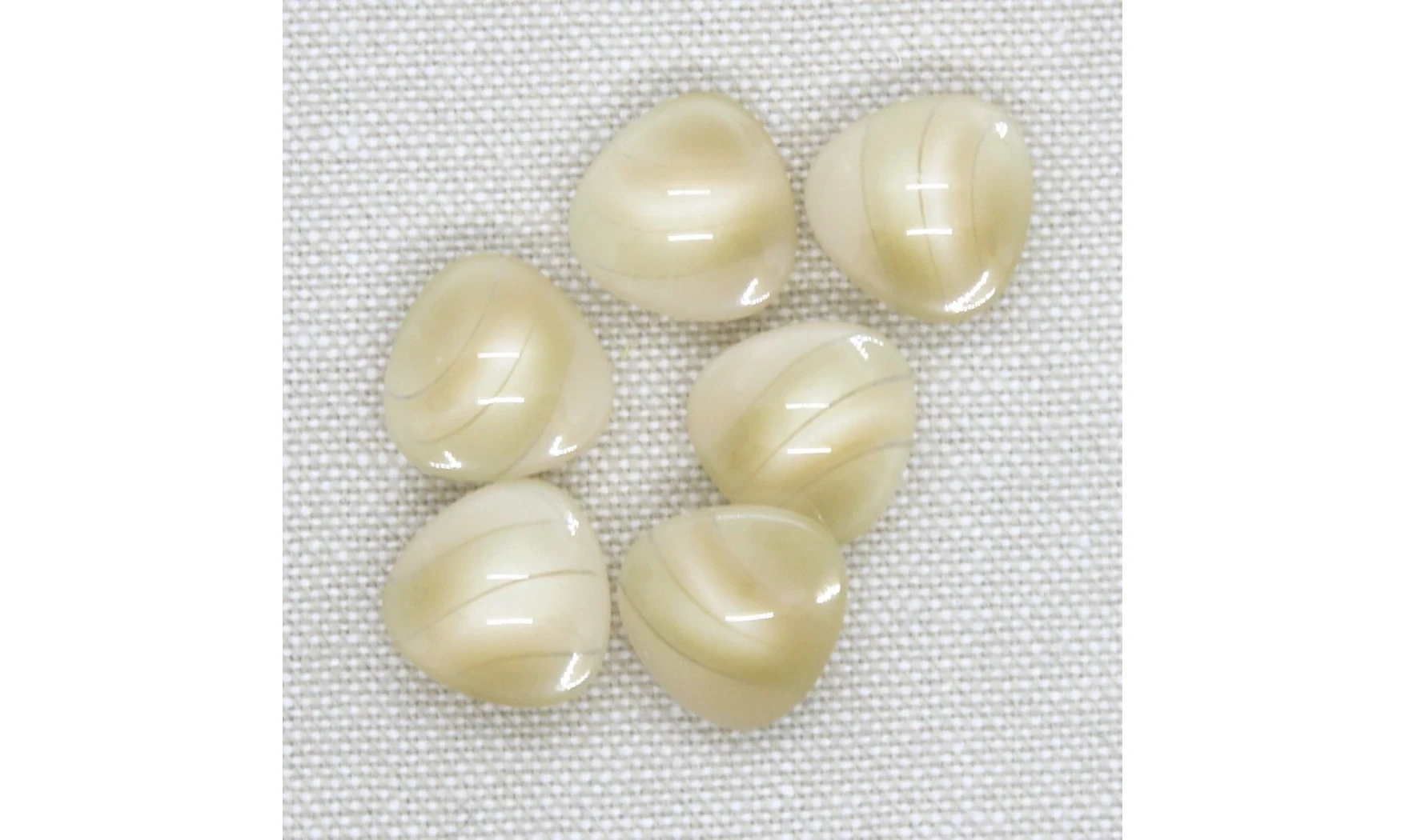 6 Boutons / 14MM / Triangle Beige nuancé