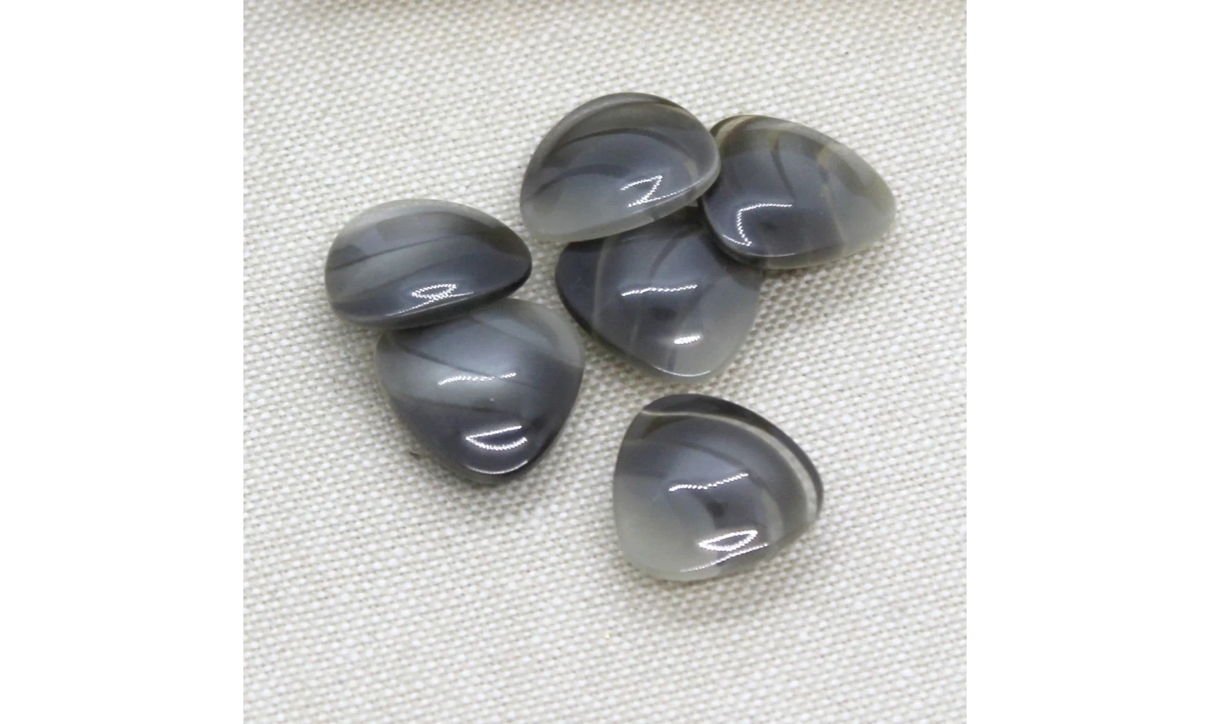 6 Boutons / 16MM / Triangle Gris nuancé