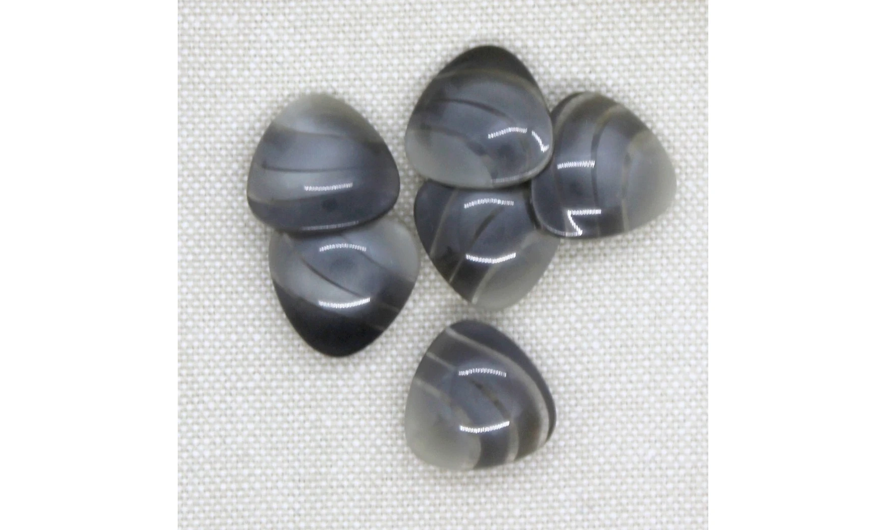 6 Boutons / 16MM / Triangle Gris nuancé