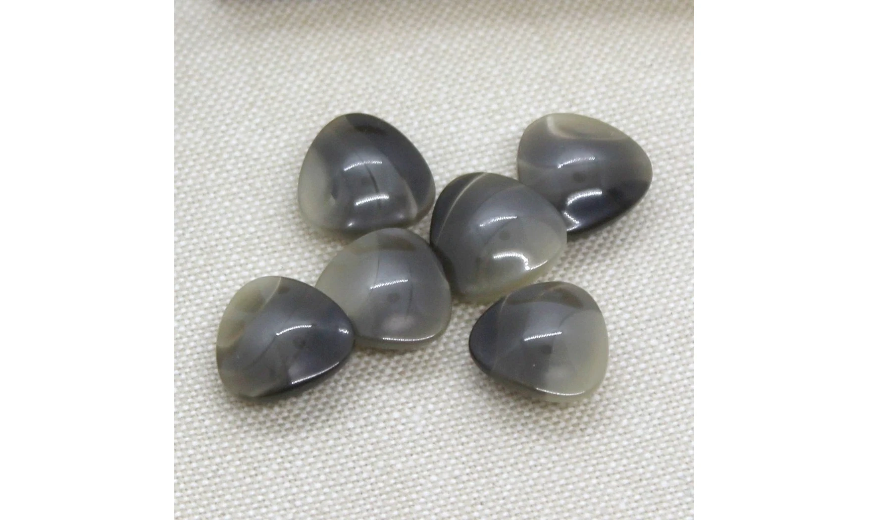 6 Boutons / 14MM / Triangle Gris nuancé