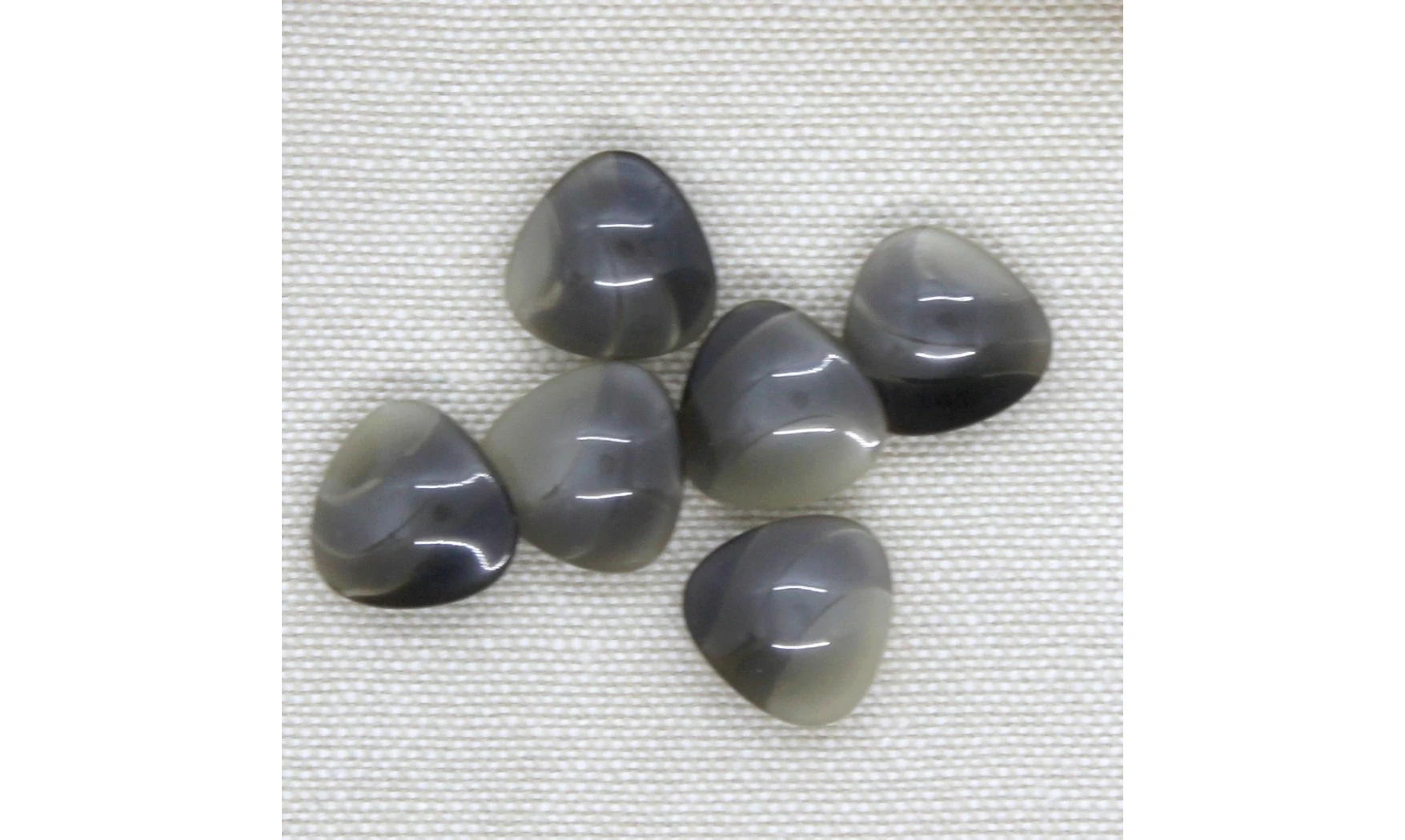 6 Boutons / 14MM / Triangle Gris nuancé