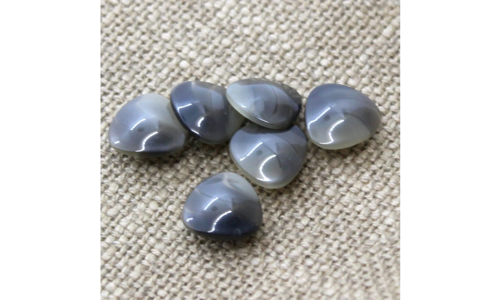 6 Boutons / 14MM / Triangle Gris nuancé