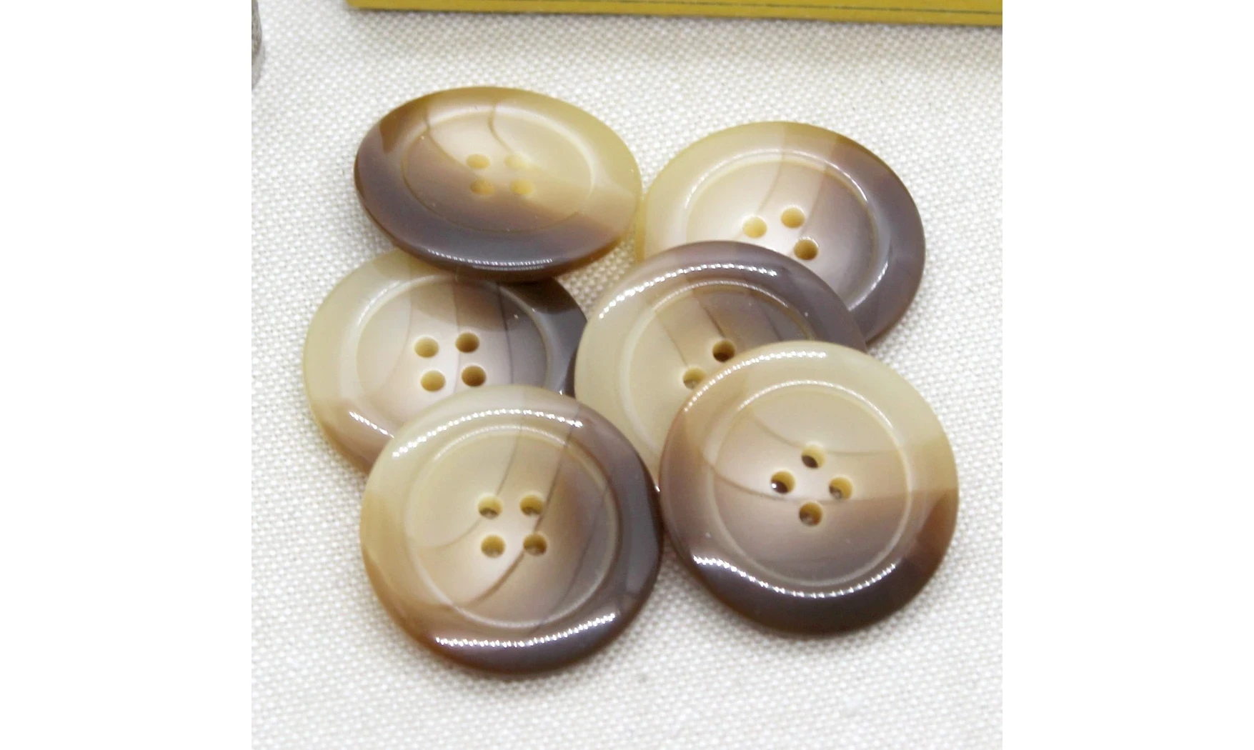6 boutons / 28MM / Brun dégradé