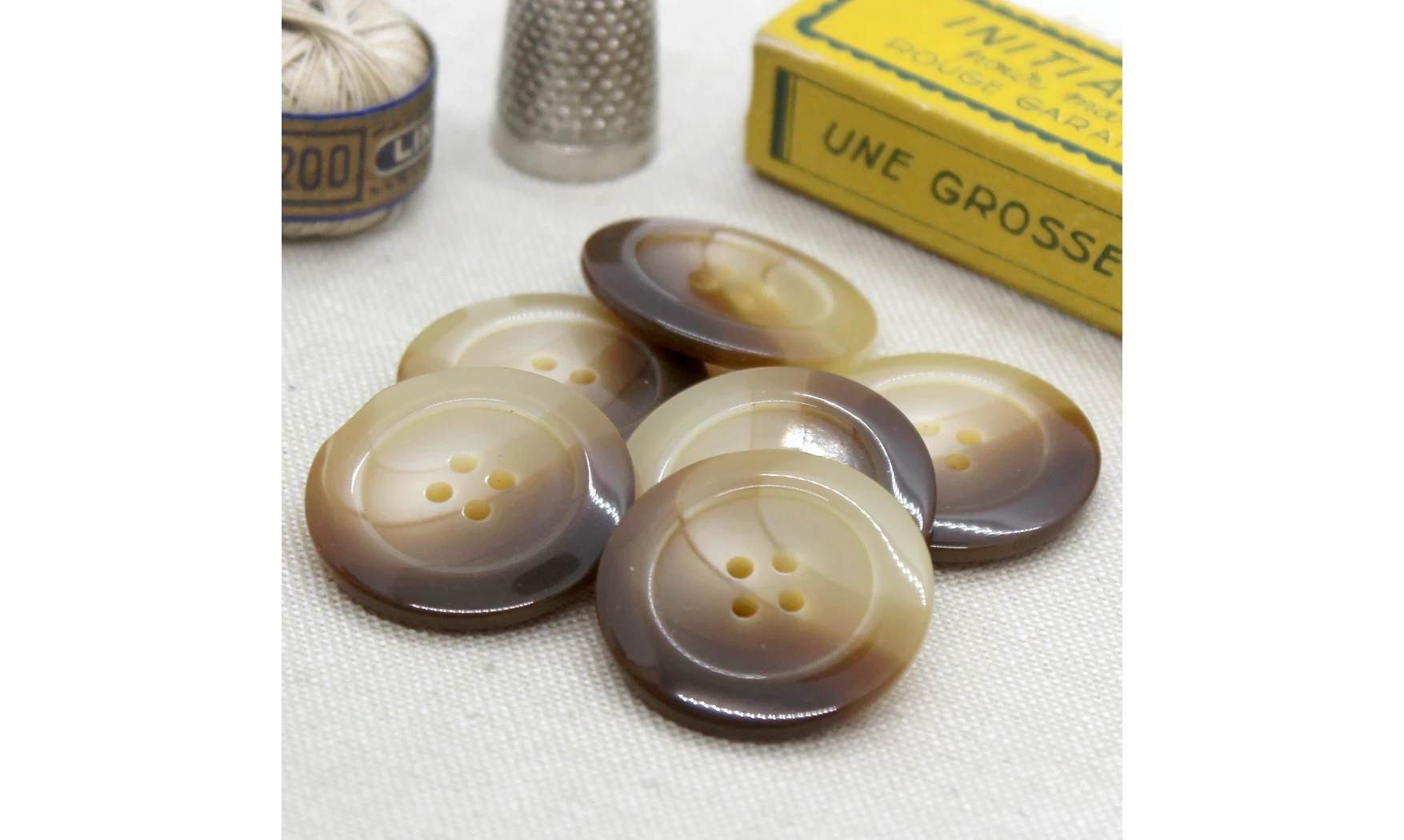 6 boutons / 28MM / Brun dégradé