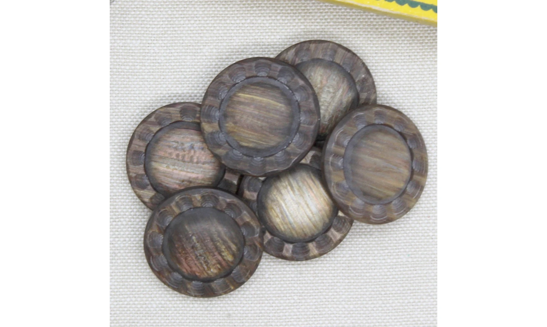6 Boutons / 27MM / Fleur Marron