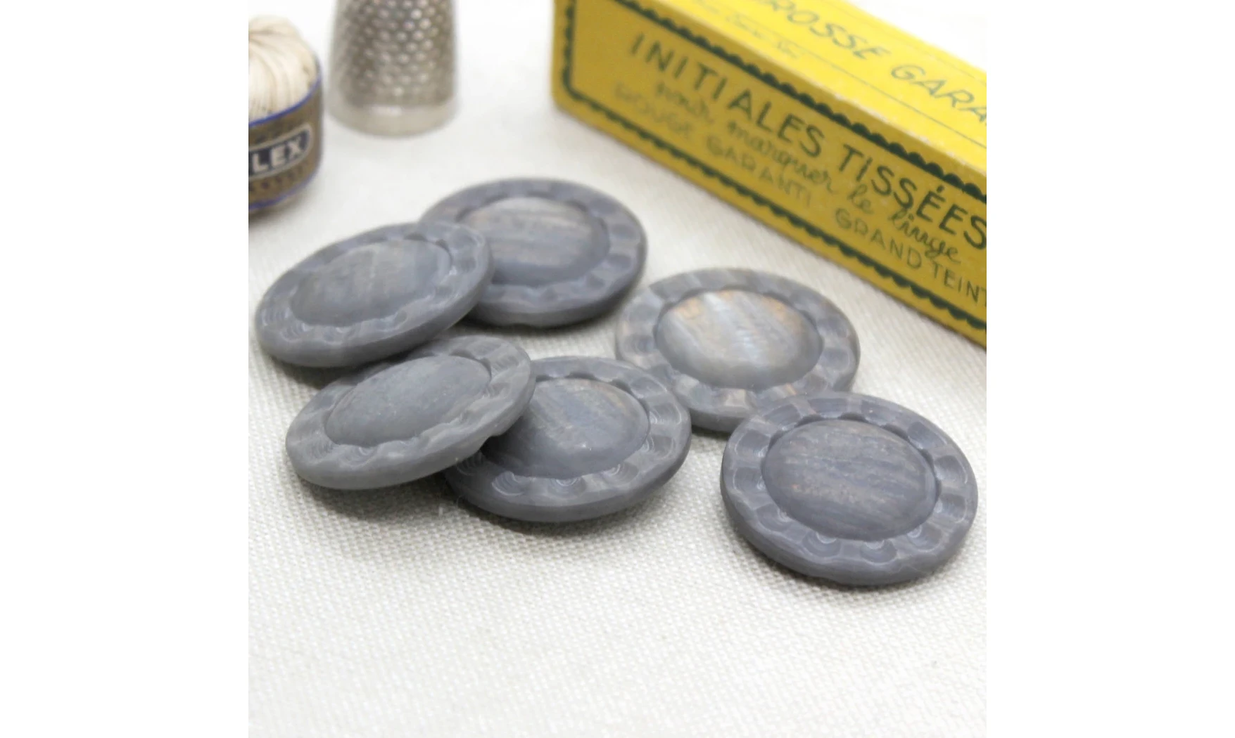6 Boutons / 27MM / Fleur Gris