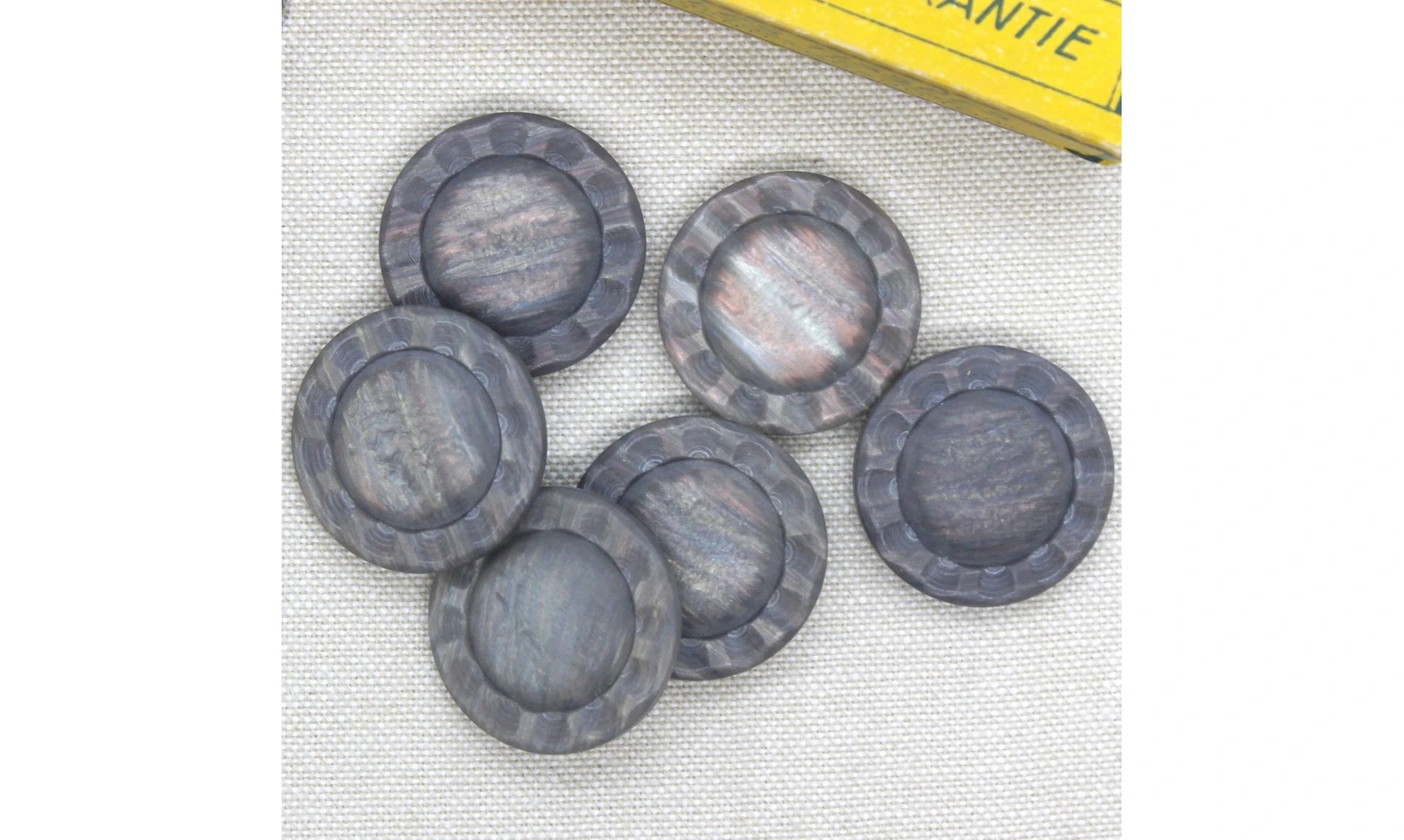 6 Boutons / 27MM / Fleur Gris