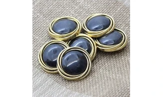 6 Boutons / 26MM / Cabochon Noir - Or