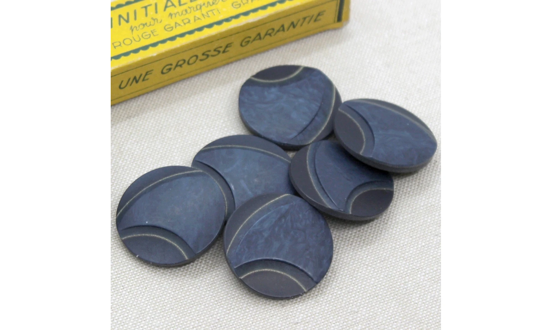 6 Boutons / 28MM / Bleu