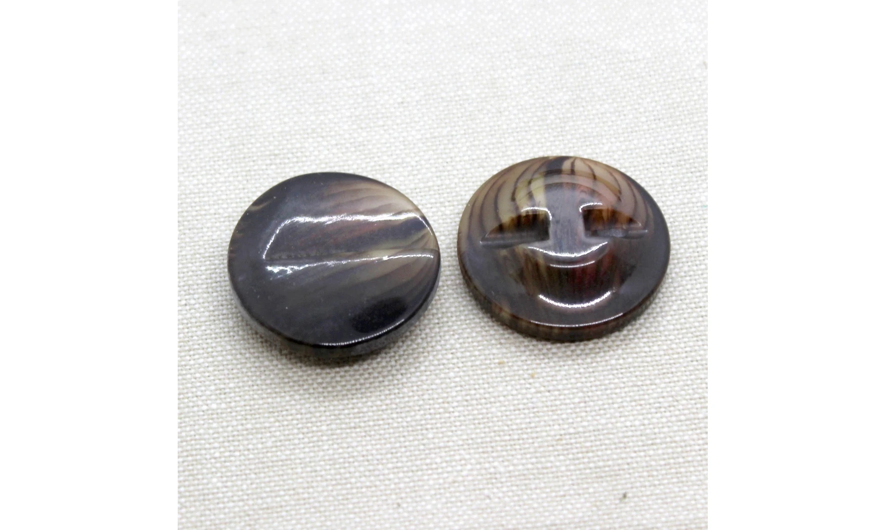 6 Boutons / 28MM / Marron nervuré