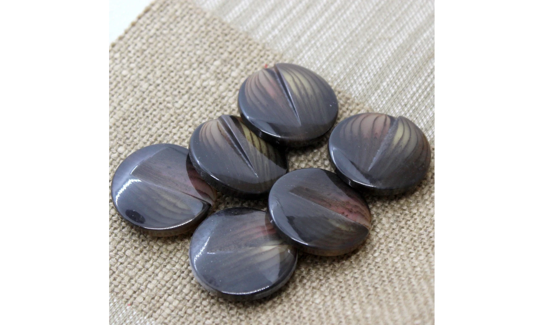 6 Boutons / 28MM / Marron nervuré