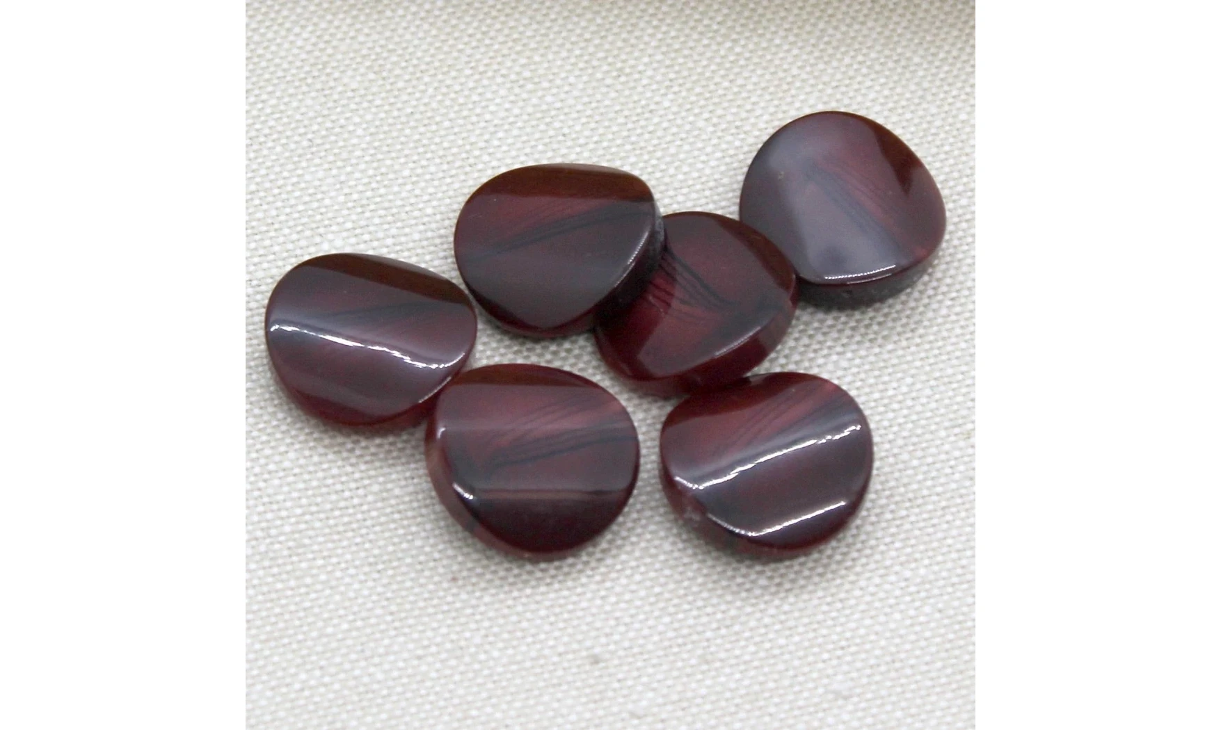 6 Boutons / 17MM / Rouge