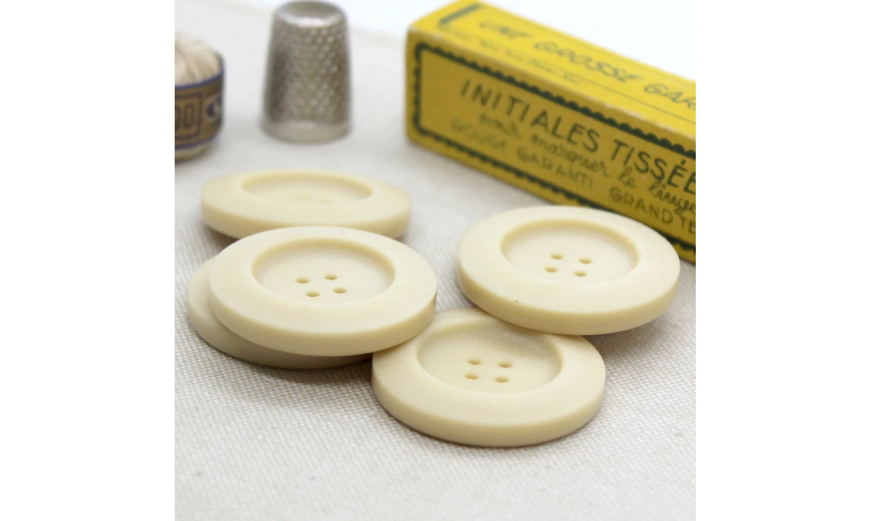 6 boutons / 34MM / Beige