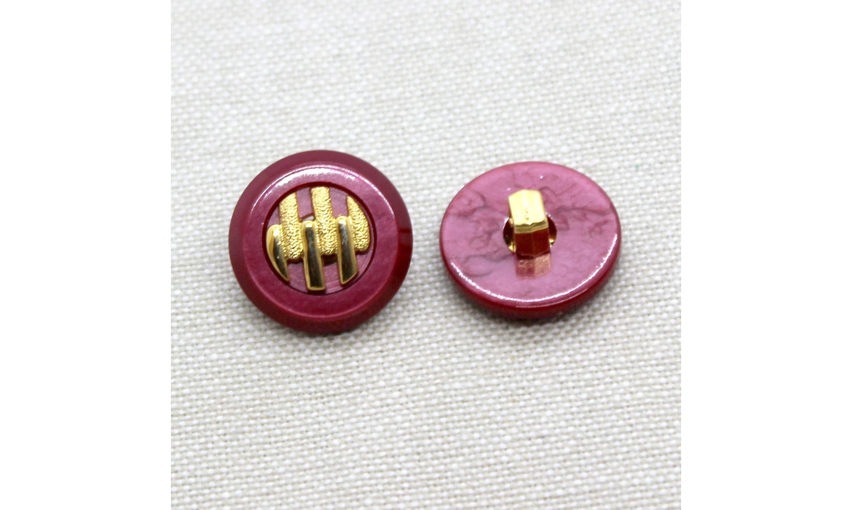 Vintage Button 060V