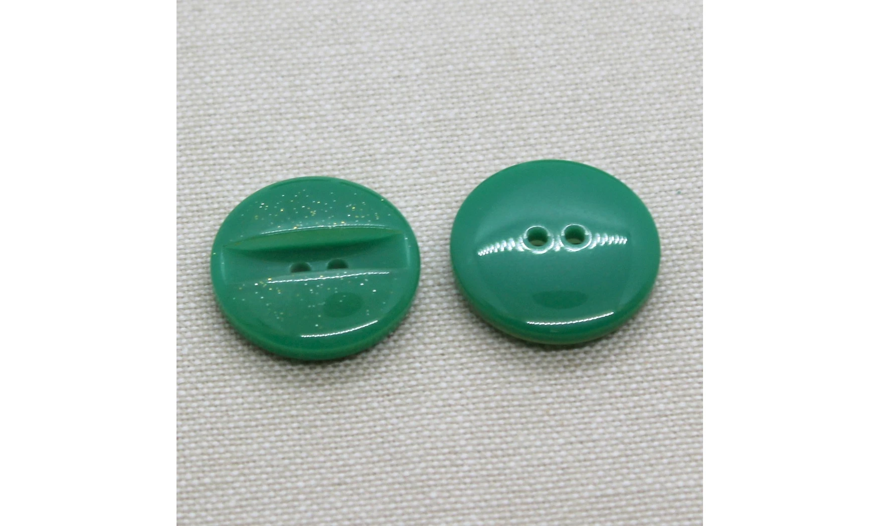Vintage Button 062V