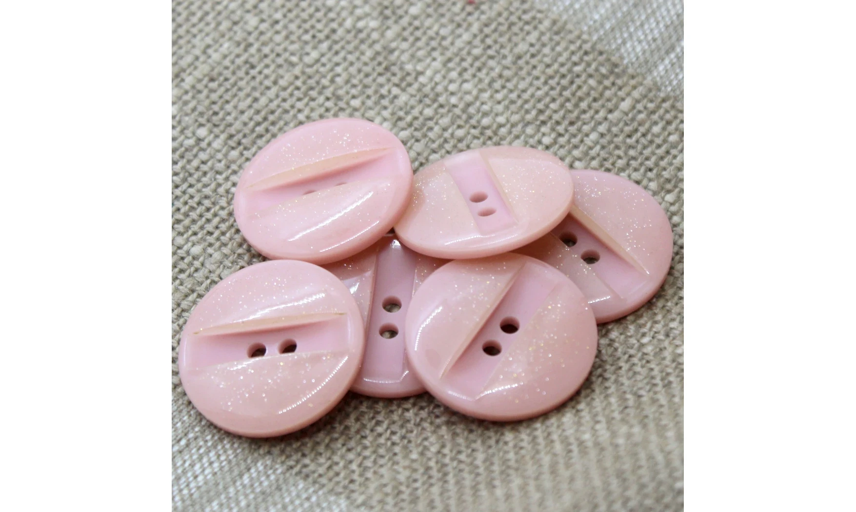 Vintage Button 061V