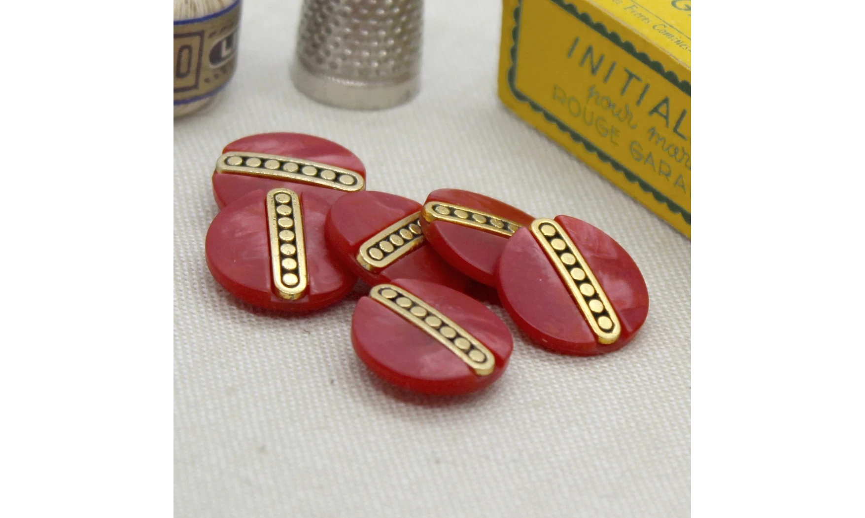6 Boutons / 18MM / Rouge et or