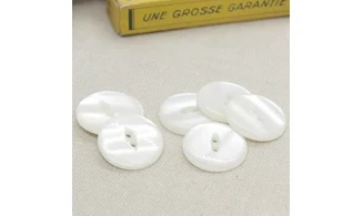 6 boutons / 23MM / Blanc