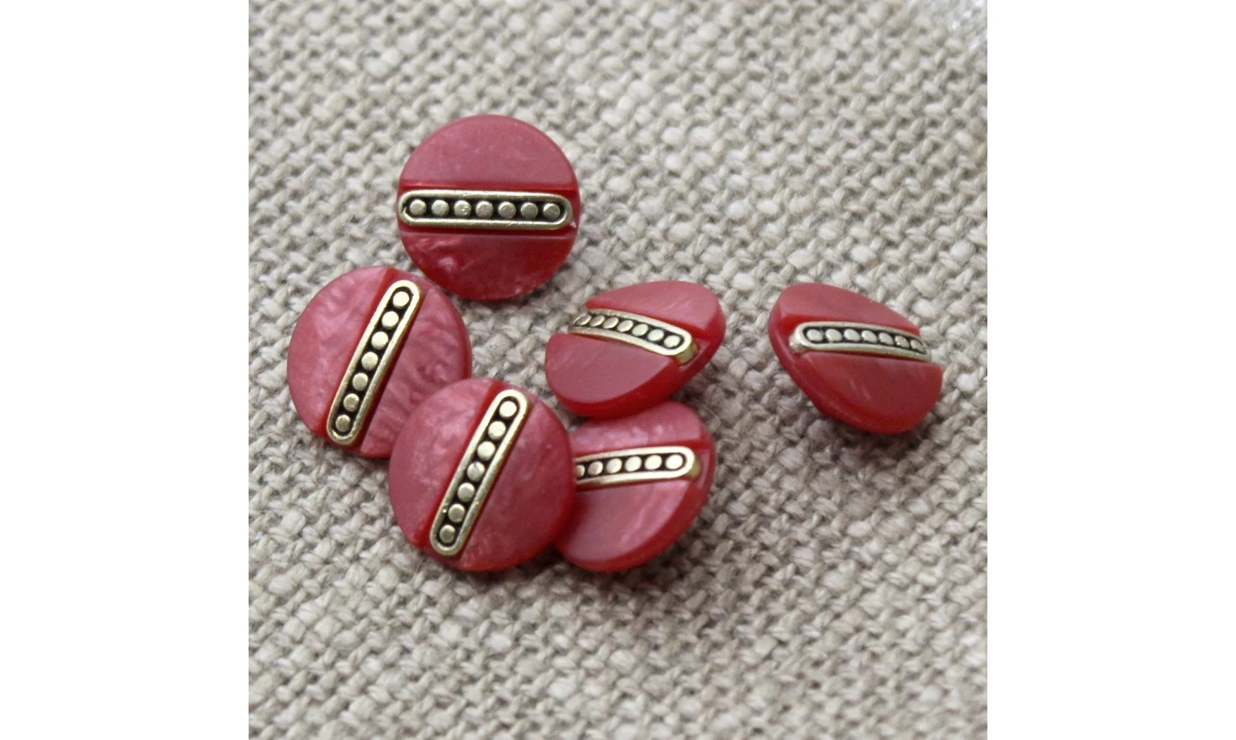 6 Boutons / 13MM / Rouge et or