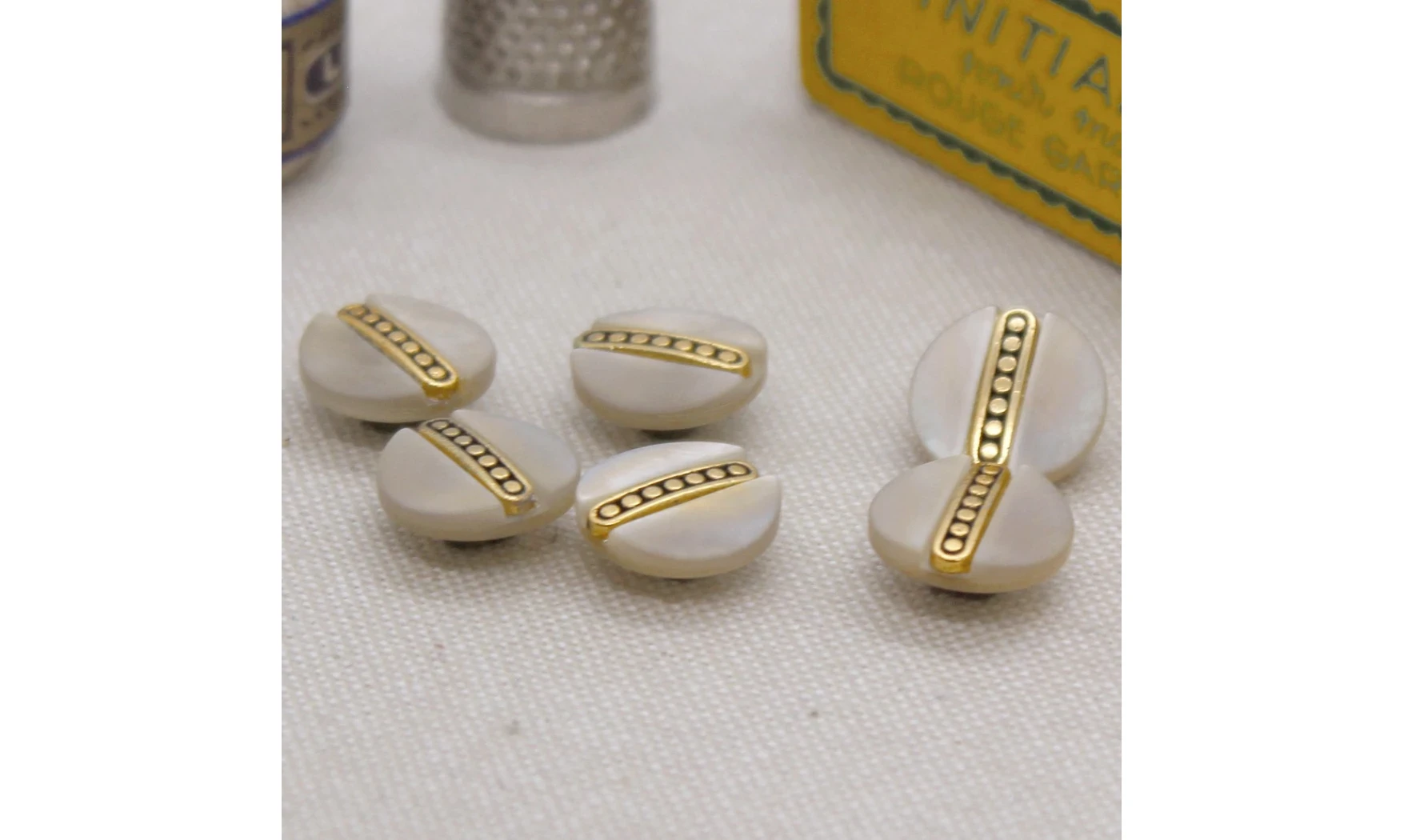 6 Boutons / 13MM / Brun nacré et or