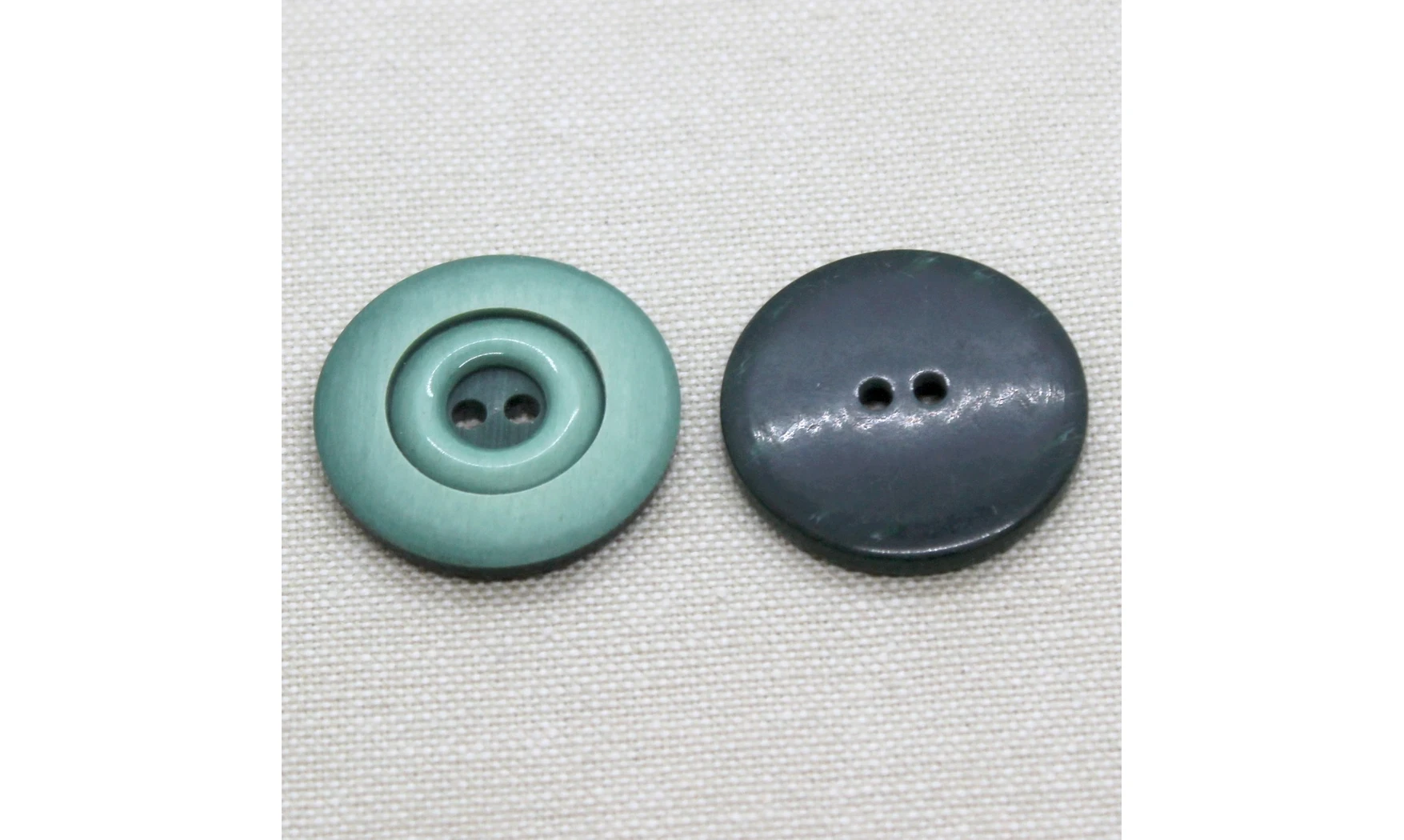 Vintage Button 083V