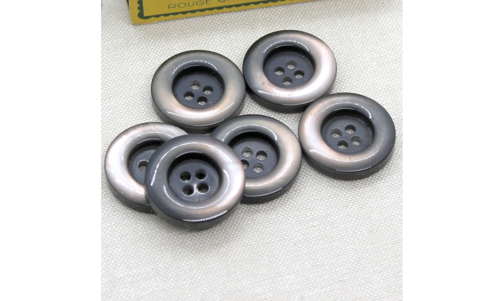 Vintage Button 085V