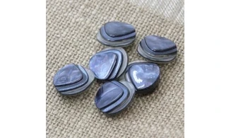 Vintage button 087V
