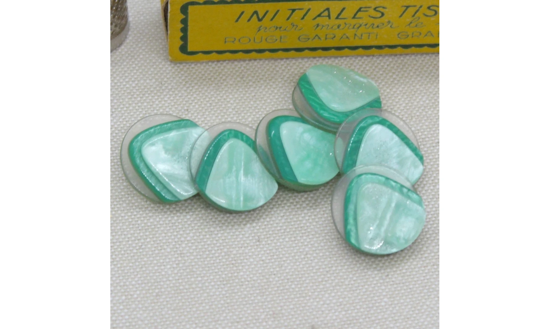 6 Boutons / 18MM / Triangle Vert
