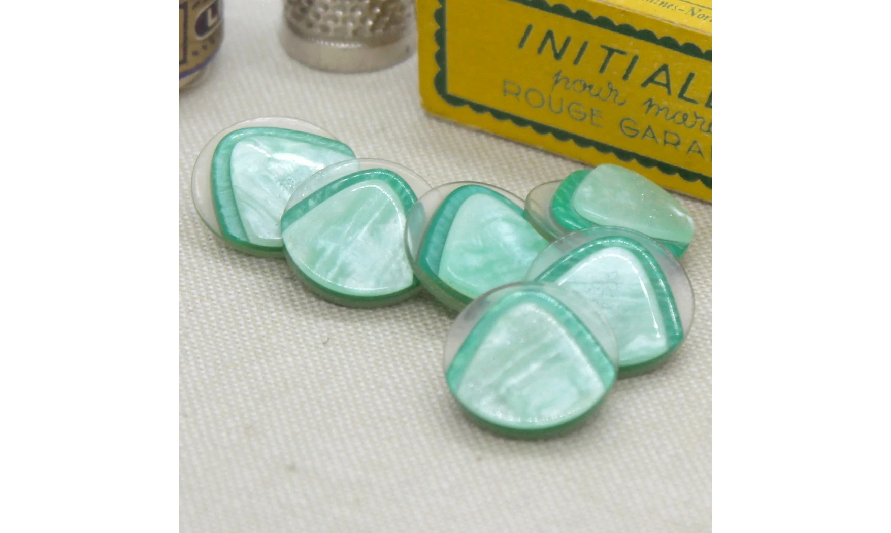 6 Boutons / 18MM / Triangle Vert