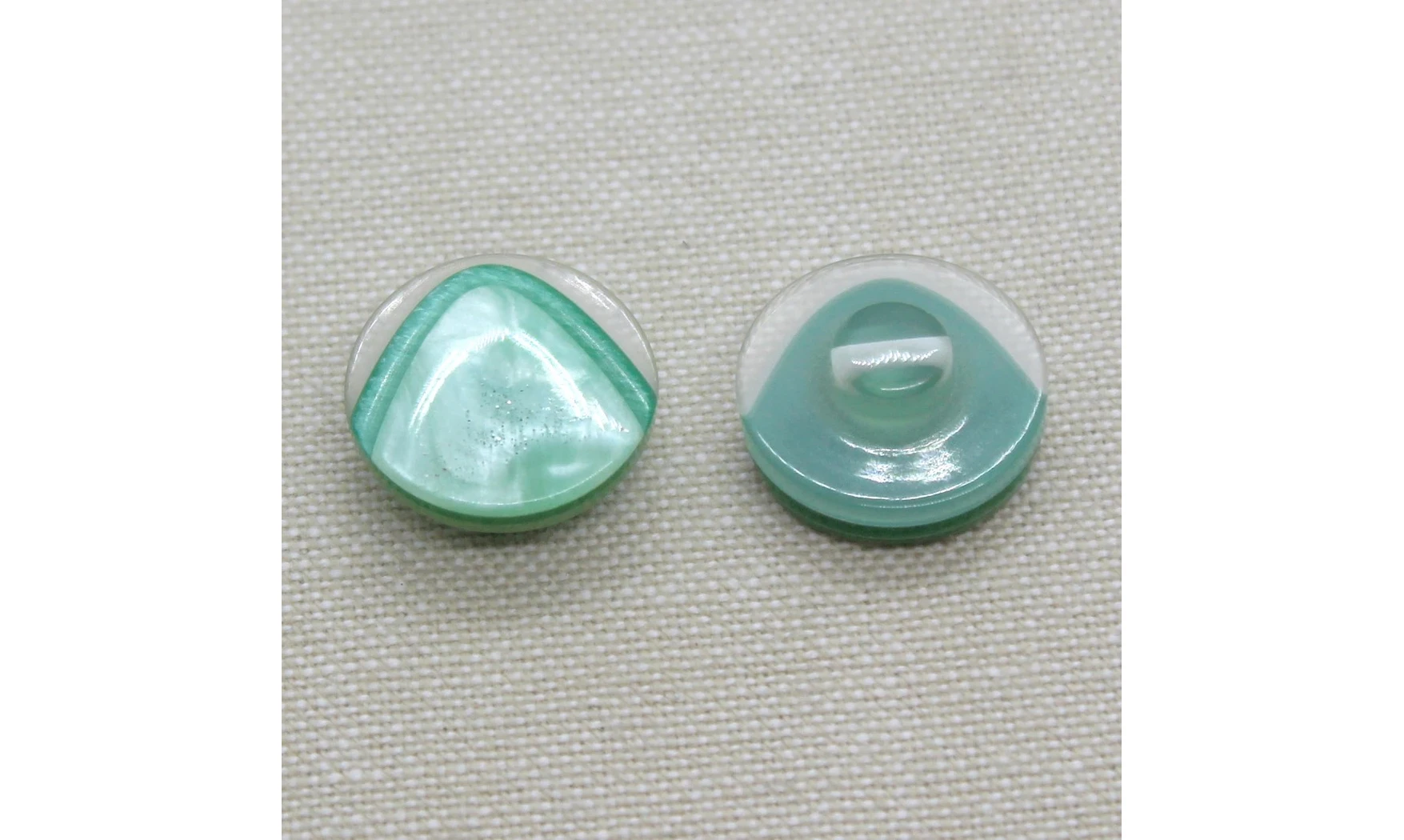 6 Boutons / 18MM / Triangle Vert