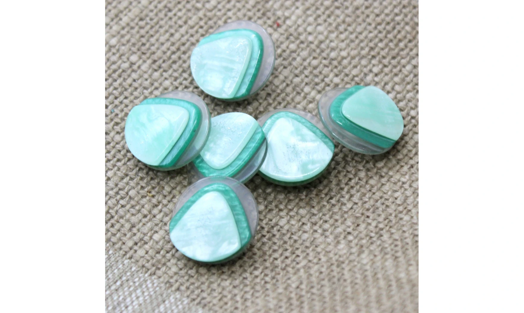 6 Boutons / 18MM / Triangle Vert