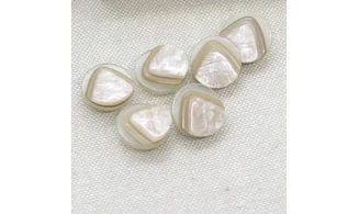 6 Boutons / 15MM / Triangle Beige