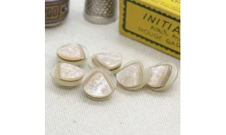 6 Boutons / 15MM / Triangle Beige